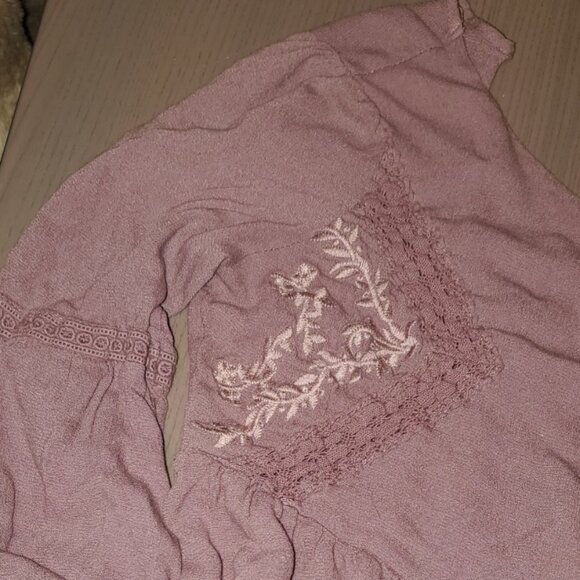 Lavender Boho Lace Bell Sleeve Top - Picture 5 of 8